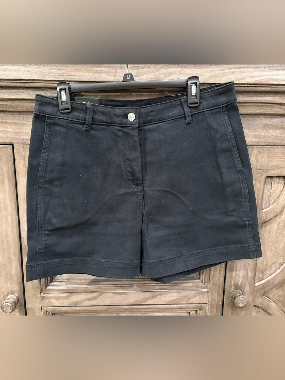 NWT Women’s BANANA REPUBLIC Black Everyday 4 Inch Inseam Shorts (12)